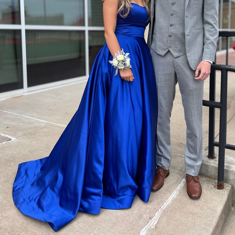 Sherri Hill prom dress